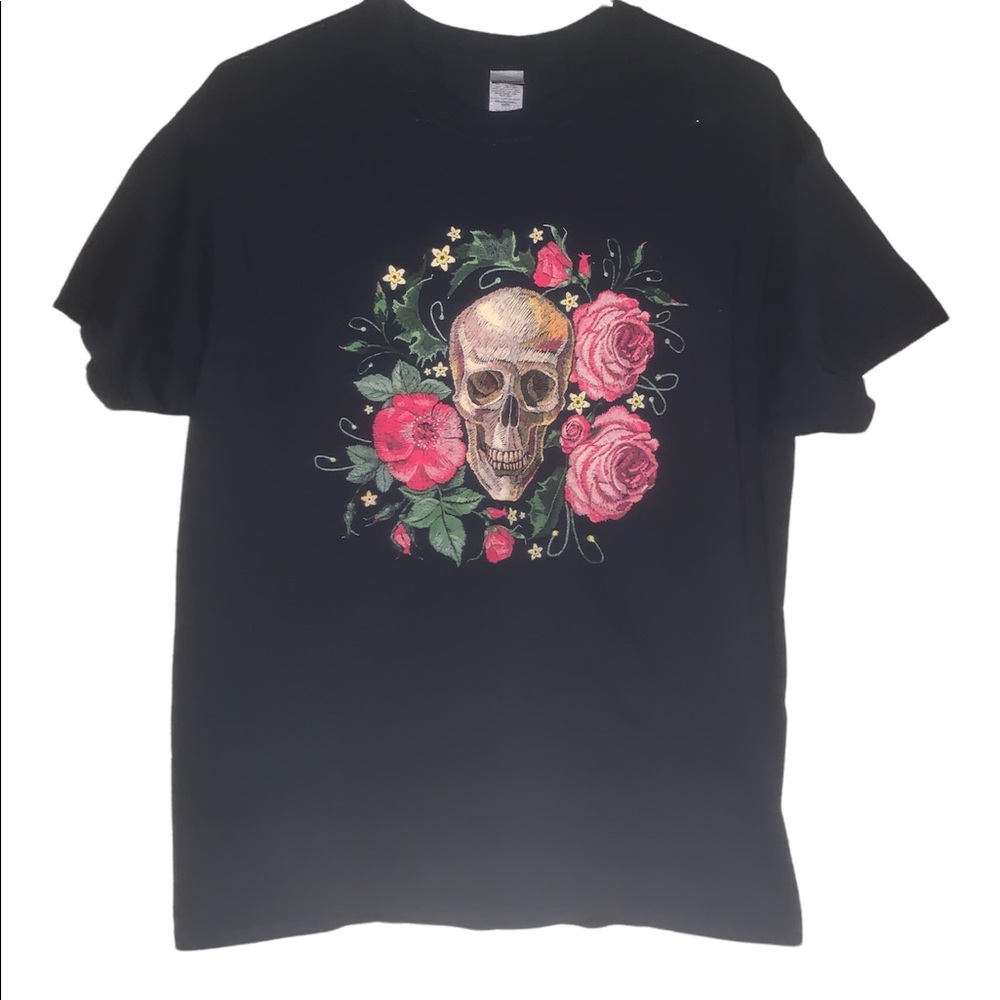 Roses & Skull graphic T-shirt sz L